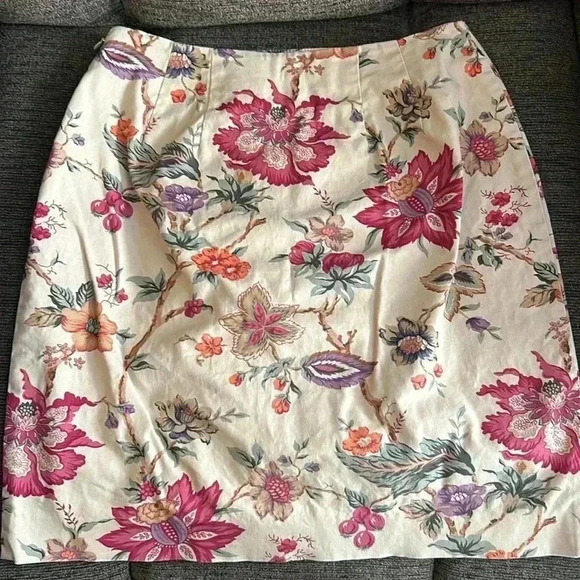 Pre-loved Talbots skirt - Picture 2 of 6